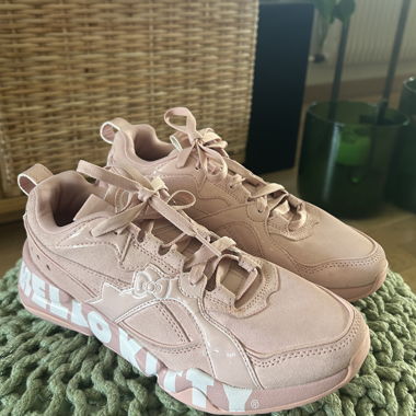 Baskets Puma x Hello Kitty