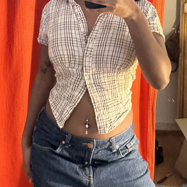 Cute vintage 90s plaid button up top