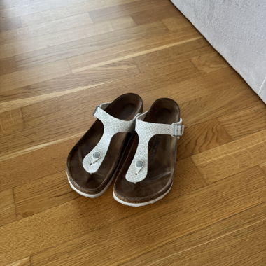 Weisse Zehensteg-Sandalen Birkenstock 