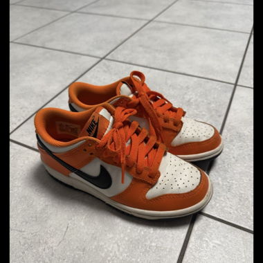 Orange Nike Kinder Sneakers 35.5