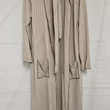 (016) Cardigan en maille beige XL