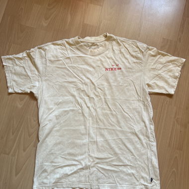 Nike SB Beige T-shirt