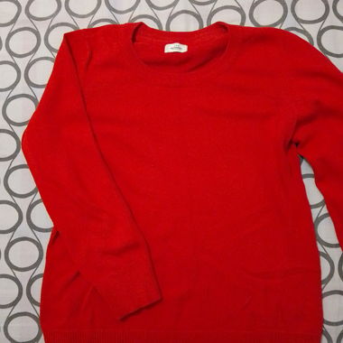 Maglione rosso a maniche lunghe