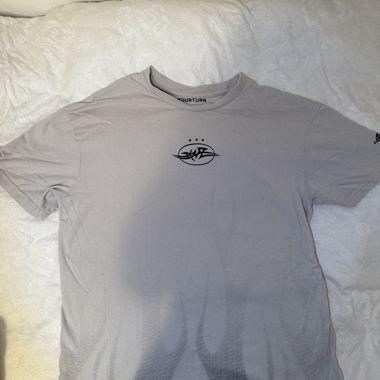 T-shirt grigio con stampa YOURTURN