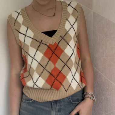 Sweater vest with pattern