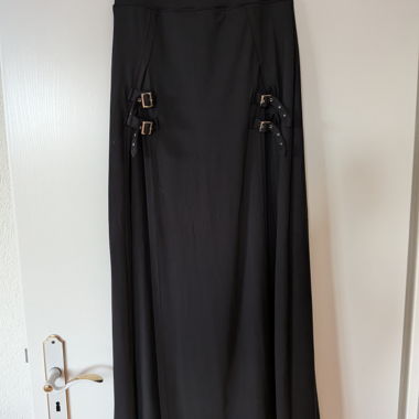 Jupe maxi noire avec boucles