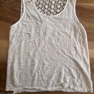 Lace sleeveless top