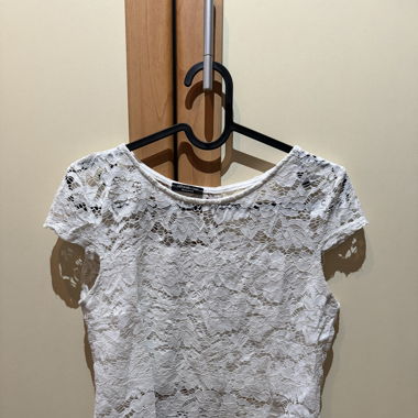 Maglia leggermente trasparente 