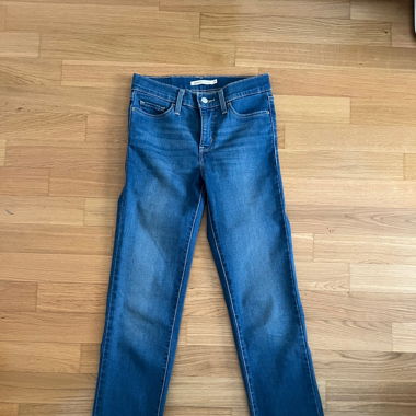 Levi's shaping straight jeans 26/32