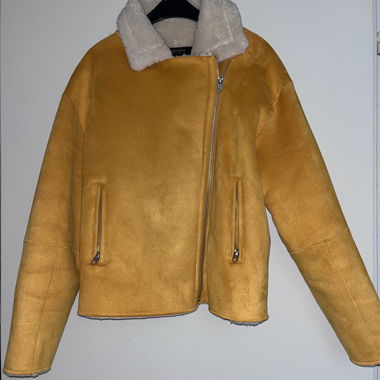 Zara Jacke