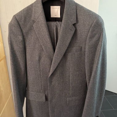 Veste de costume et pantalon gris