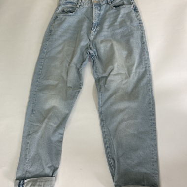 Jeans ZARA a lavaggio chiaro