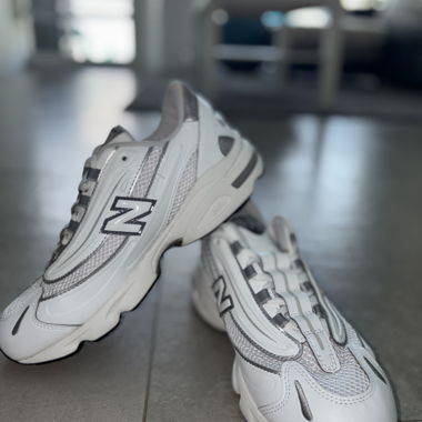 Weiße New Balance 1000