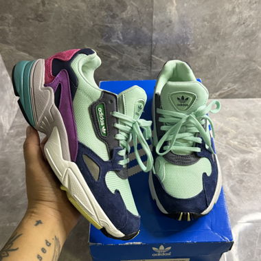 adidas falcon W 