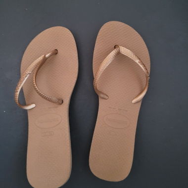 Tongs Havaianas taille 37/38 rosé or