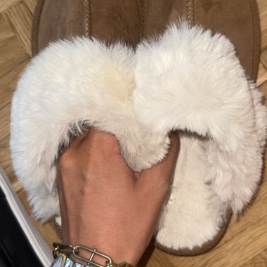 Hausschuhe wie Uggs