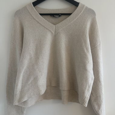 beiger Pullover