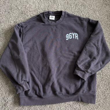 Zara Graphic Sweatshirt
