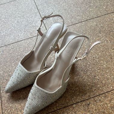 Beige High Heels mit Steinchen