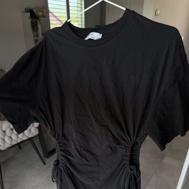 Schwarzes Cut Out Kleid