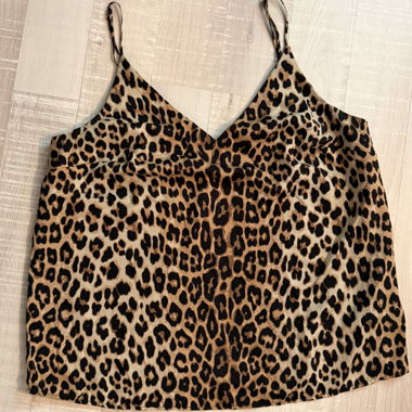 Leopard fluid top with straps