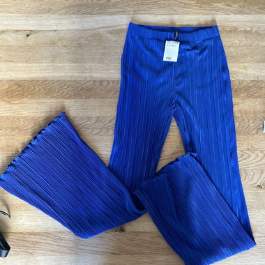Pantalon évasé plissé bleu