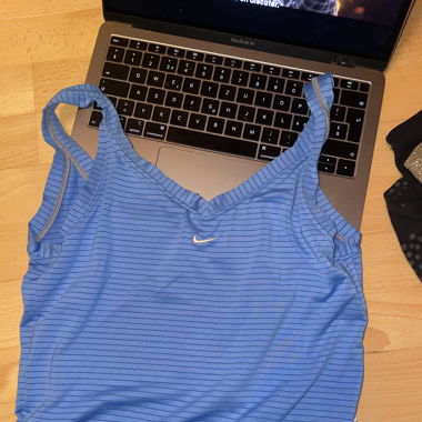 nike top
