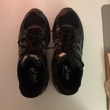 Asics noires