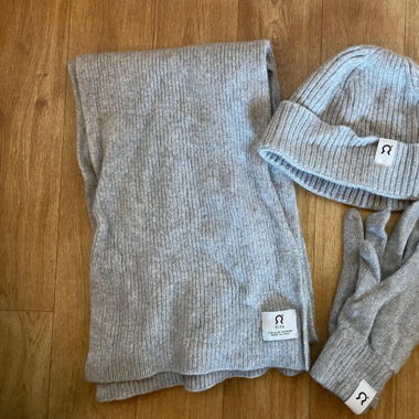 Ensemble en cachemire Rifò écharpe-bonnet-gants 