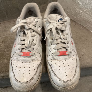 Chaussures Nike très usées