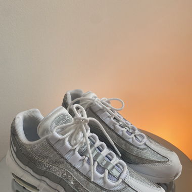 Nike air max blanc argenté 