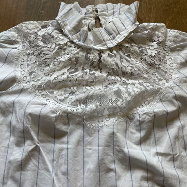 Blusa Sandro con colletto e pizzo