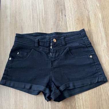 Short noir 