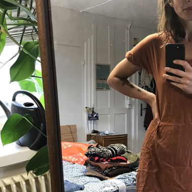 Orangebraunes Sommerkleid 