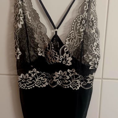 Nouveau Nuisette en dentelle noir et blanc