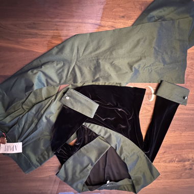 Veste en velours vert-noir avec pantalon assorti