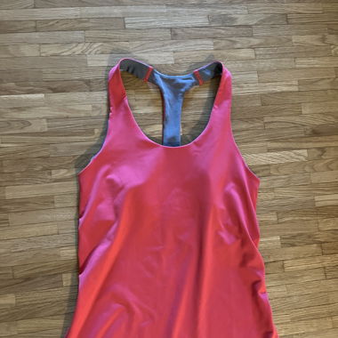 Nike-Sporttop mit integriertem Sport-BH