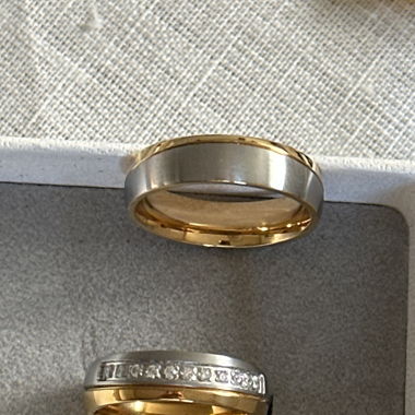 Engagement rings for a small budget 