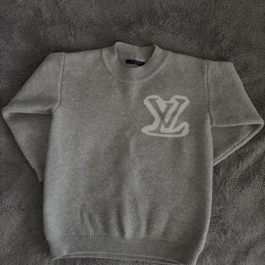 Grauer Louis Vuitton Pullover mit LV-Logo