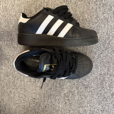 adidas Superstar