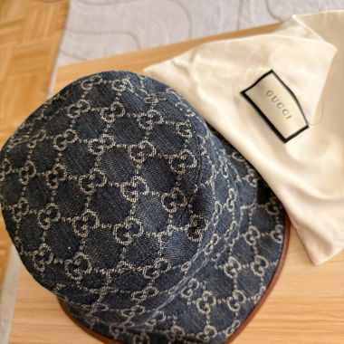 Cappello Gucci in denim con monogramma (Bucket Hat)
