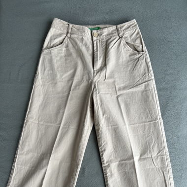 Cropped beige Benetton pants 