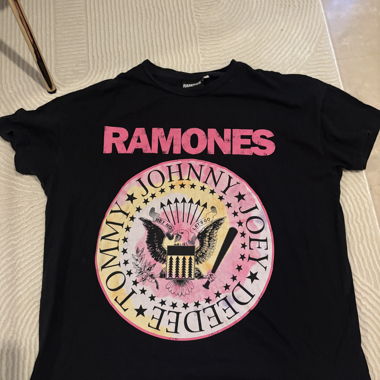 Ramones Black T-shirt XL