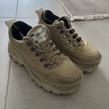 BRONX beige platform sneakers