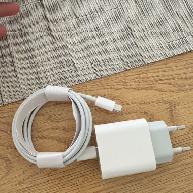 IPHONE TYPE C LADEGERÄT