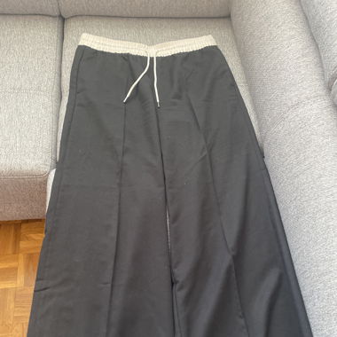 Pantalon noir et blanc 