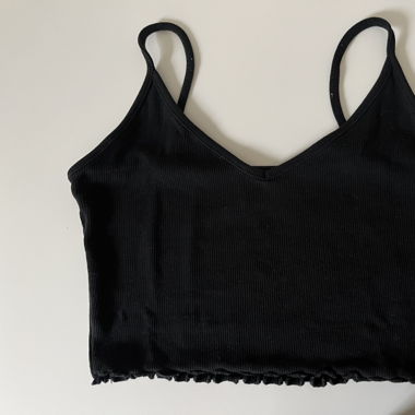 2x Schwarze Tops