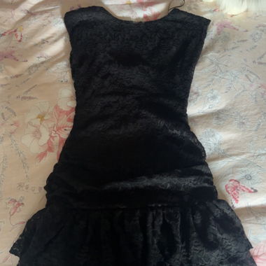 Schwarzes Bustierkleid aus Spitze