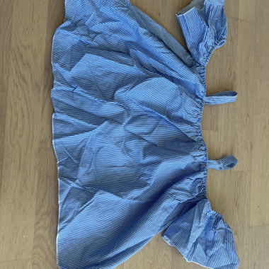 Blau gestreifte Schulterfreie Bluse