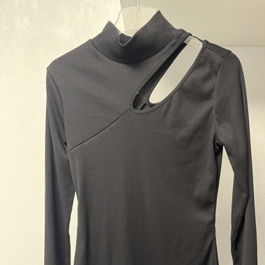 Schwarzes kleid 